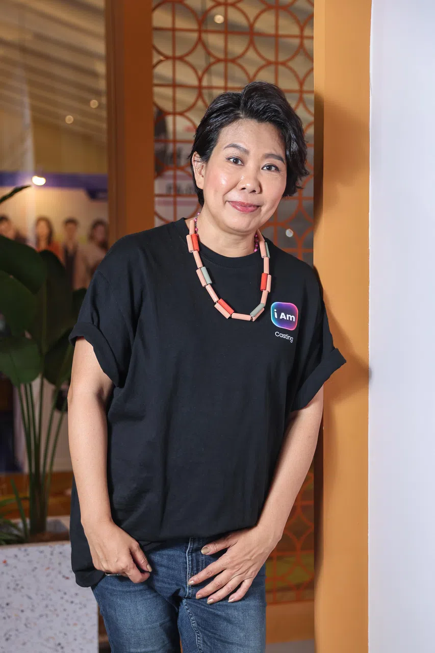 洪爱玲通过IAmCasting应用，为艺人和制作公司搭建合作桥梁。（白艳琳摄）