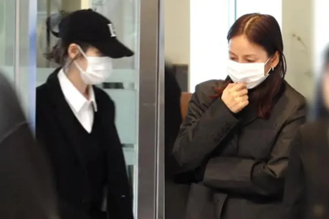 IU（左图）和李孝利前往灵堂吊唁。（互联网）