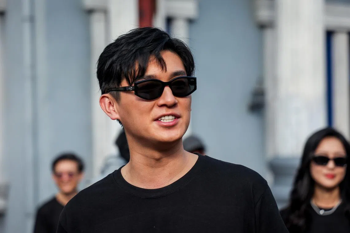 杨旭文希望能边拍边减重。（叶振忠摄）