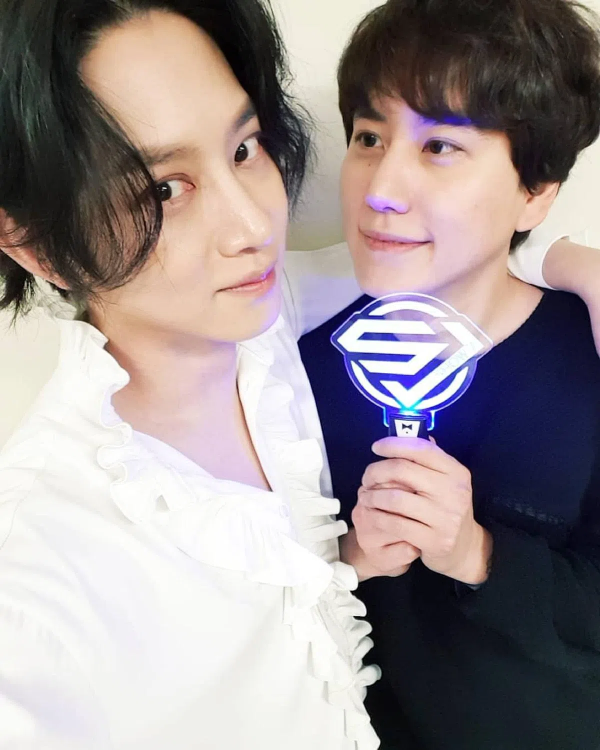 希澈（左）和圭贤相继发生车祸，打击了SJ当时的事业。（希澈IG）