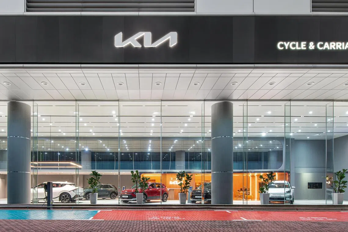 新加坡的消费者期望的不仅仅是购买车辆，他们期待的是无缝衔接、可持续且数码化赋能的全程体验。图为合发公司起亚（KIA）展销厅外观。（合发公司提供）