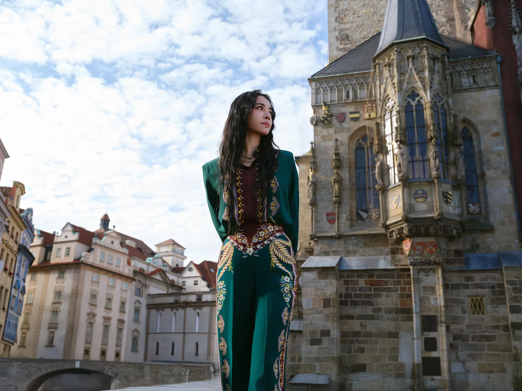 蔡依林远赴布拉格拍摄新版《布拉格广场》MV。（环球音乐提供）