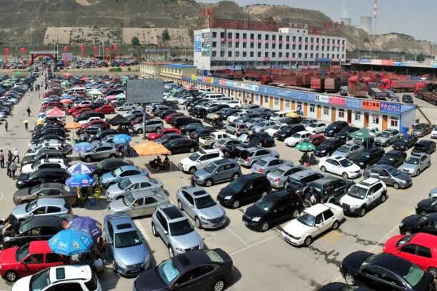 中国二手燃油豪车价格暴跌 保时捷仅卖15万人民币