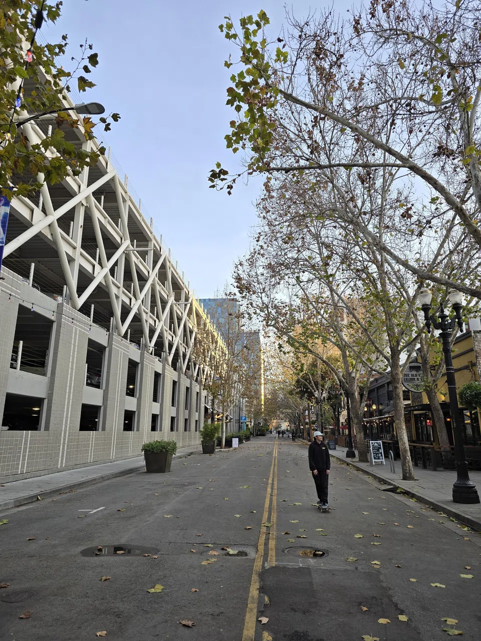 S24 Ultra具有最大100倍数码长焦功能，手机能有效抑制抖动，让照片看起来相当清晰。（黄少伟摄）