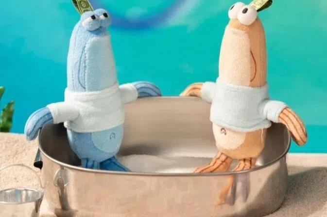 原本在动画里一闪而过的“路人鱼”，被泡泡玛特相中，推出盲盒系列。