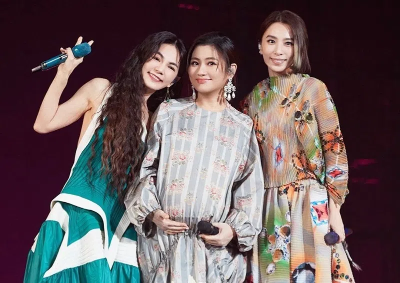 Ella（左起）、Selina和Hebe情同姐妹的感情在演艺圈实数难得。（互联网）