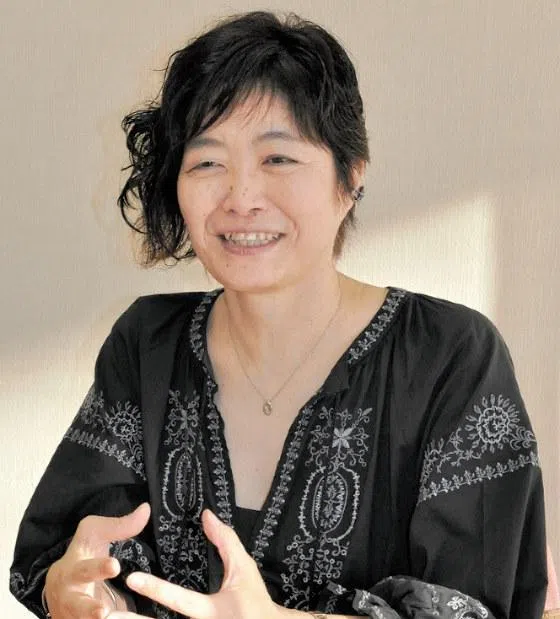 作家椹野道流著有多部小说，《带外婆公主去伦敦！》是她的第一本散文。（取自网络）