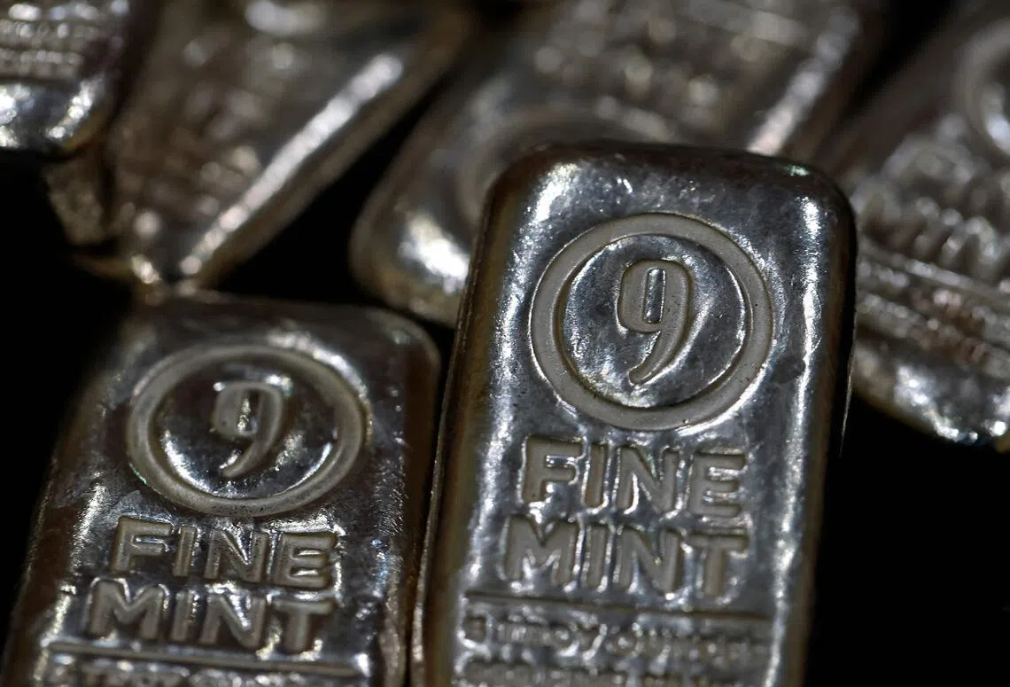 美国未对关键矿产加税 白银价格回调逾2%