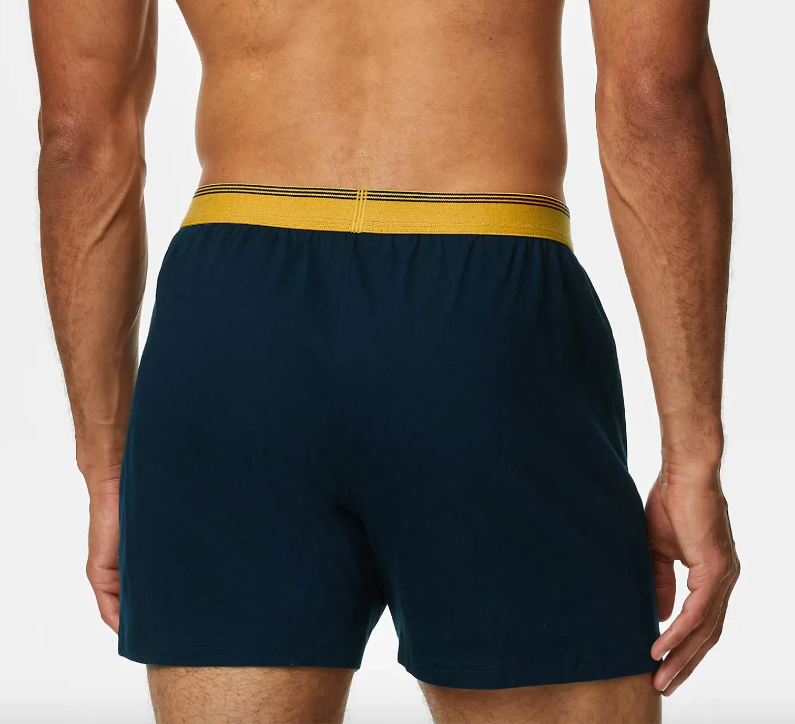 深色四角裤舒适又看起来没这么邋遢。（Marks & Spencer提供）