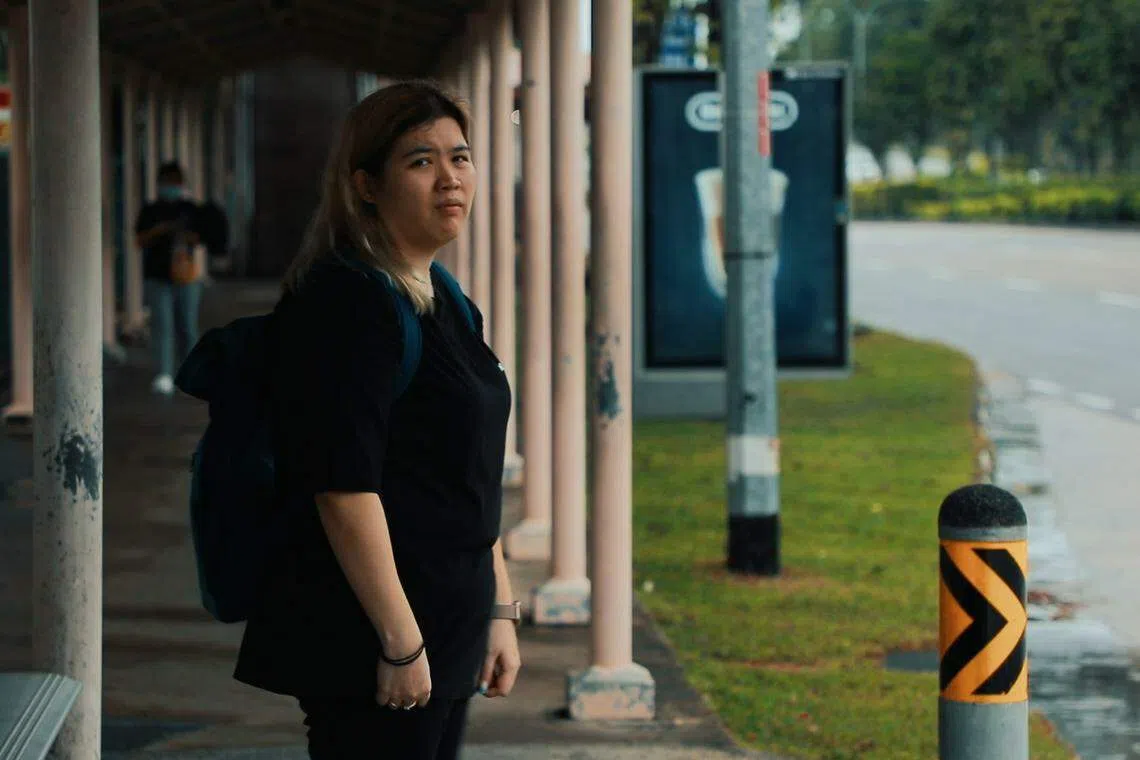 在知心朋友王琳雁劝说了三四个月后，范秋丽终于决定跨出第一步，寻求专业帮助。（视频截图）