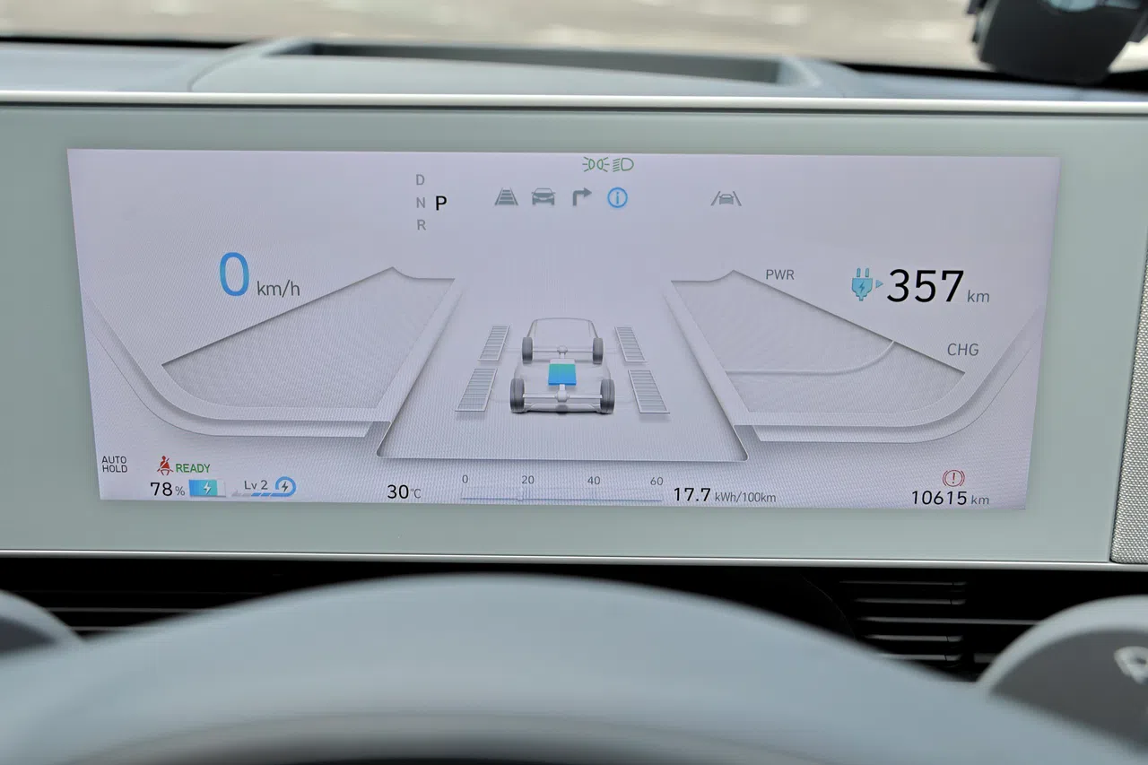 12.3英寸中控屏一目了然，但不支持无线连接苹果CarPlay和安卓Auto。（龙国雄摄）