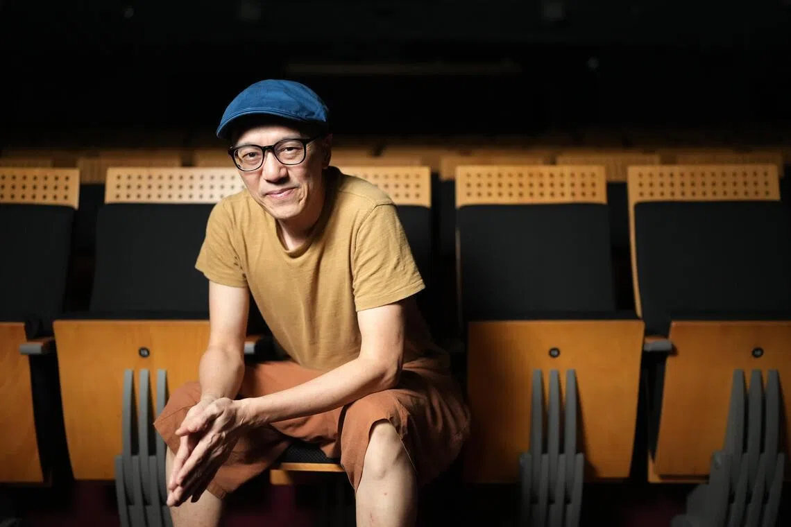 詹辉振在2月10日听到老师离世的消息，当时正准备上课，仍強忍泪水把课教完。（档案照）