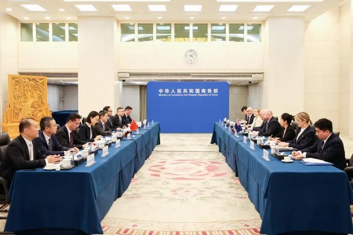 中国与新西兰举行经贸会谈 加强多边领域合作