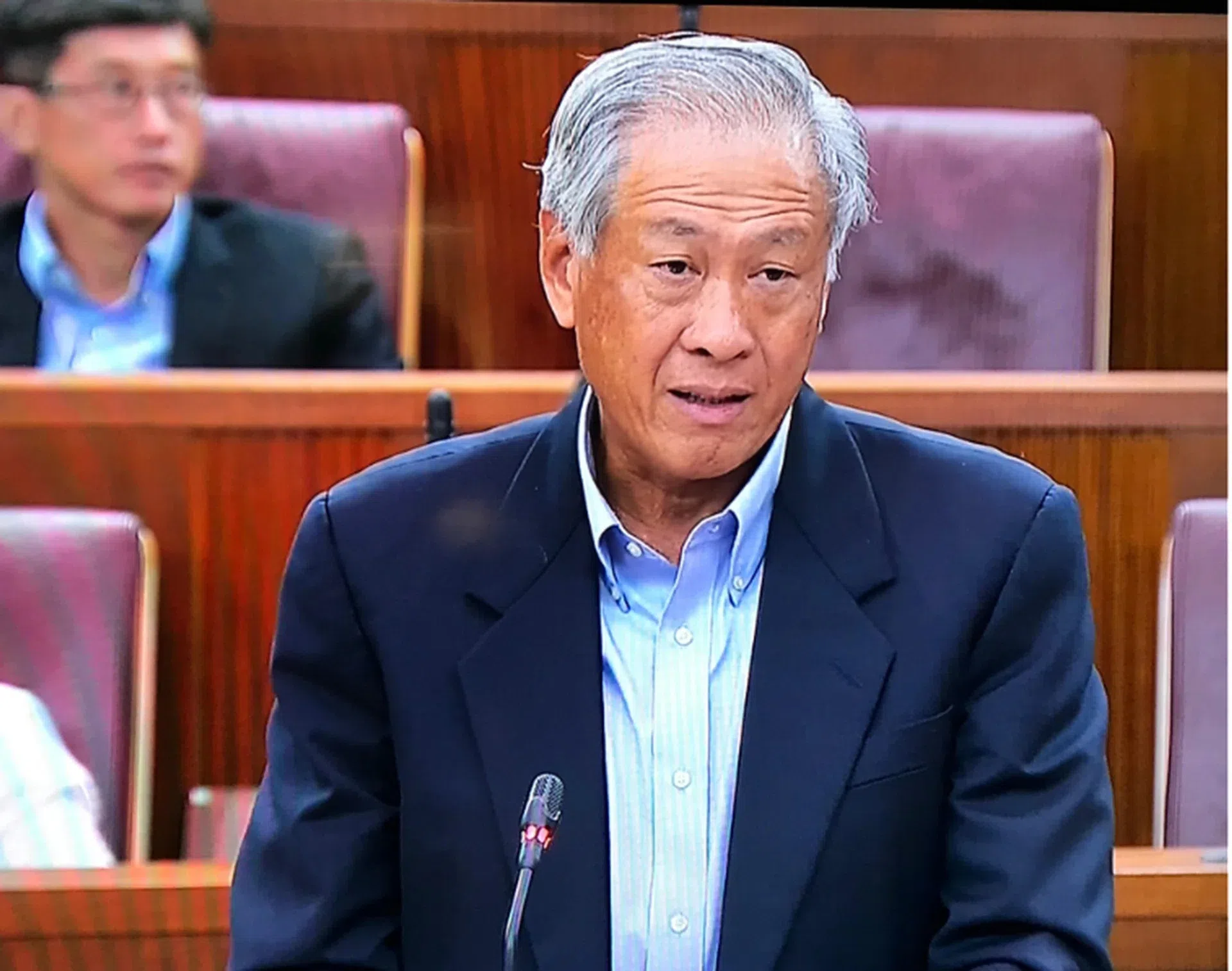 国防部长黄永宏今天在国会针对冯伟衷军训意外死亡的事件发表部长声明，公布了独立调查委员会的调查结果。部长也说，武装部队的特别调查组（Special Investigation Branch）快要完成调查，待调查完成后，军事法庭总检控官将决定是否在刑事与触犯军事法罪状下，将涉案军人控上军事法庭。（视频截图）
