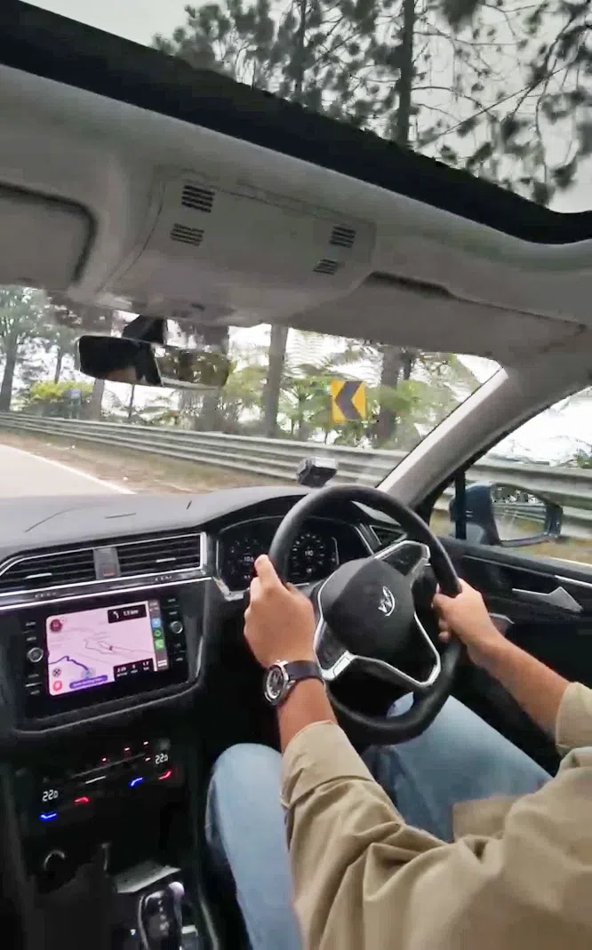 詹道盛驾驶福士伟根Tiguan，与另三人同行北上吉隆坡自驾游四天，途中都不用添油。（图/受访者提供）