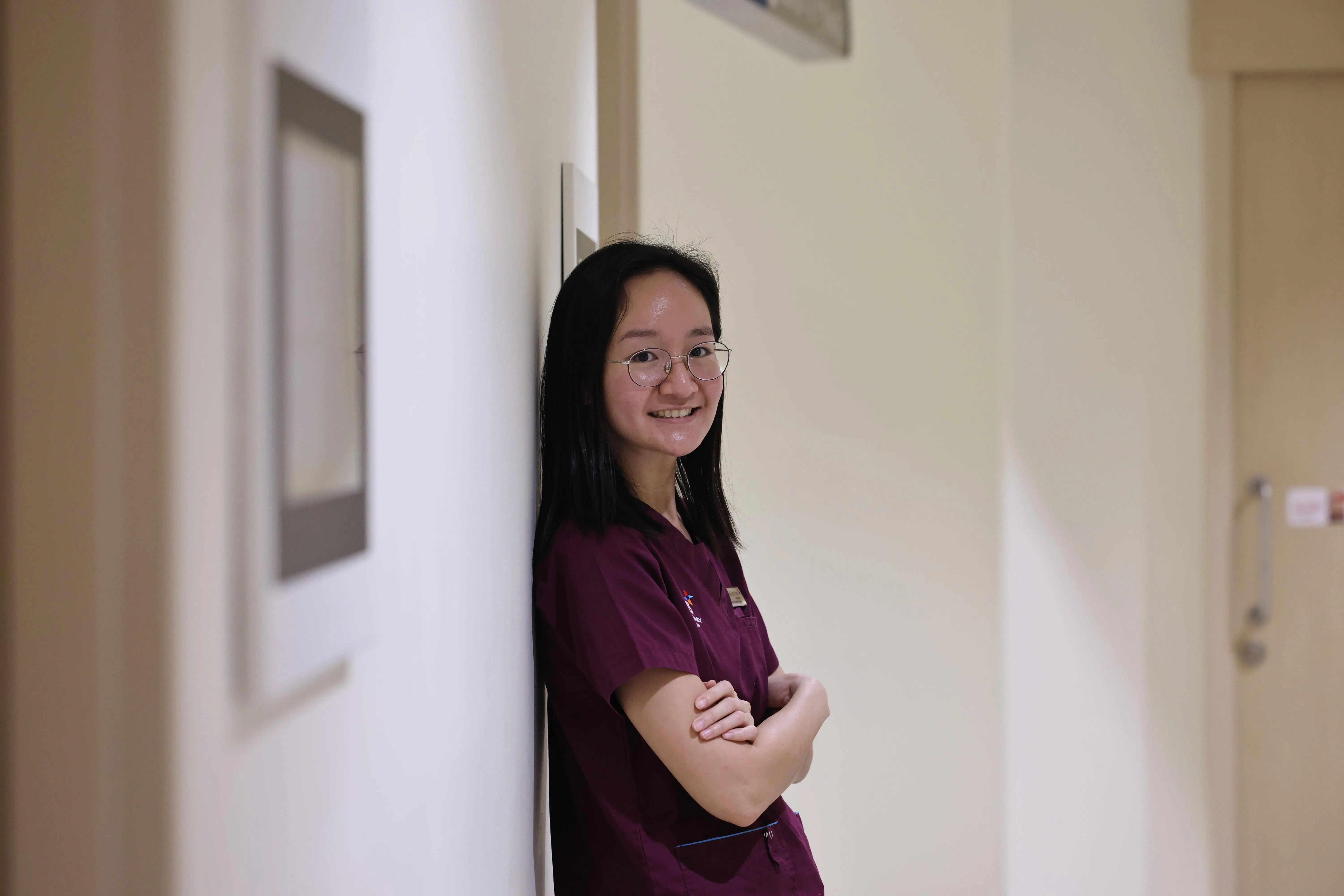 听力学家张惠婷认为，长期置身于不安全音量中，会悄然且永久性地损伤内耳，这种伤害是不可逆的。（陈渊庄摄）