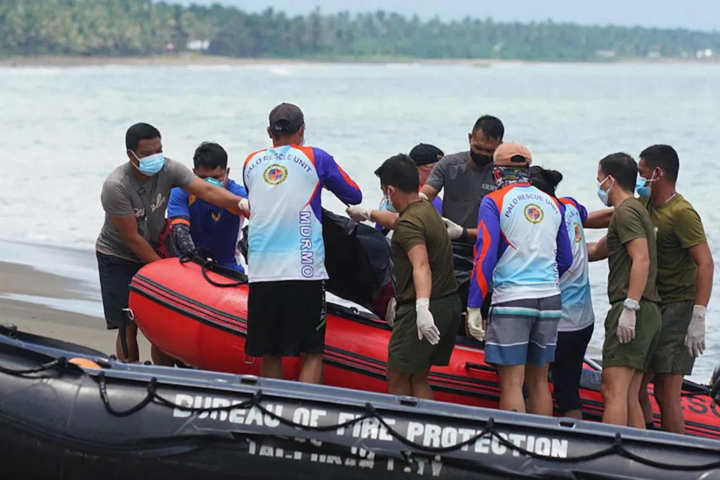 菲律宾遭热带风暴“鲇鱼”袭击 造成至少138人丧命