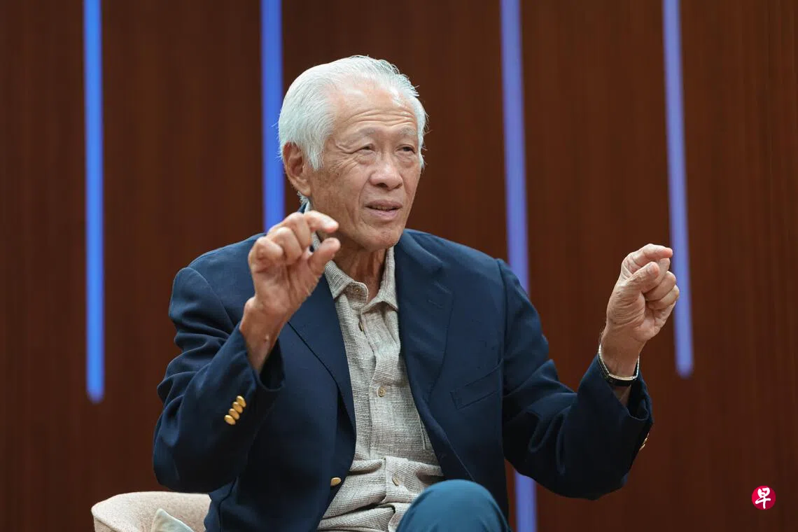 前防长黄永宏获澳洲授勋 强调防务合作有利新加坡