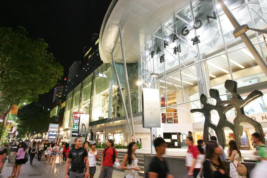 2009年百利宫翻新工程完成后，增加了标志性“弹出式”玻璃橱窗，成为国际高档商品汇集的购物天堂。（档案照片）