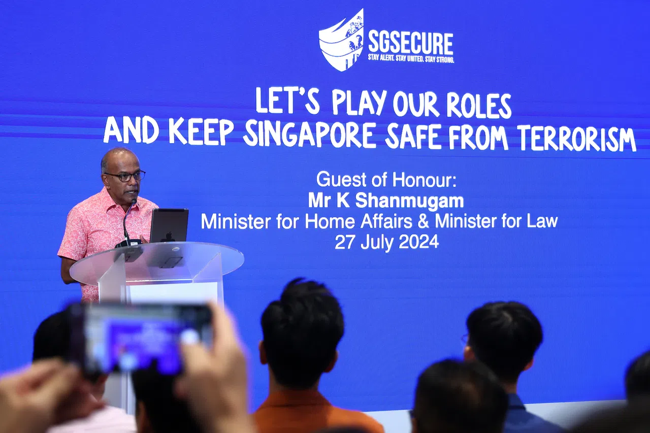 内政部长兼律政部长尚穆根强调，全体人民在防御恐怖主义方面扮演着重要角色。（林明顺摄）