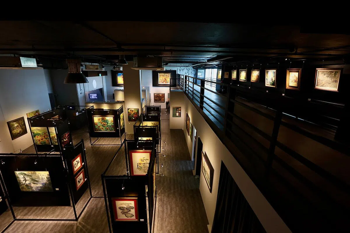 许锡勇艺术馆从木刻版画到油画、水墨画，展示许锡勇从1950年代至今的艺术历程，开放给公众参观。（龙国雄摄）