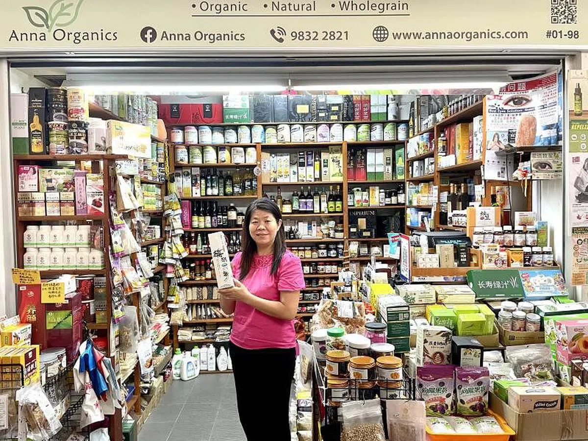 安娜有机食品小店里售卖上千种有机健康产品。 （受访者提供）
