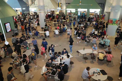 榜鹅海岸小贩中心启用 全岛首设AI系统助力营运