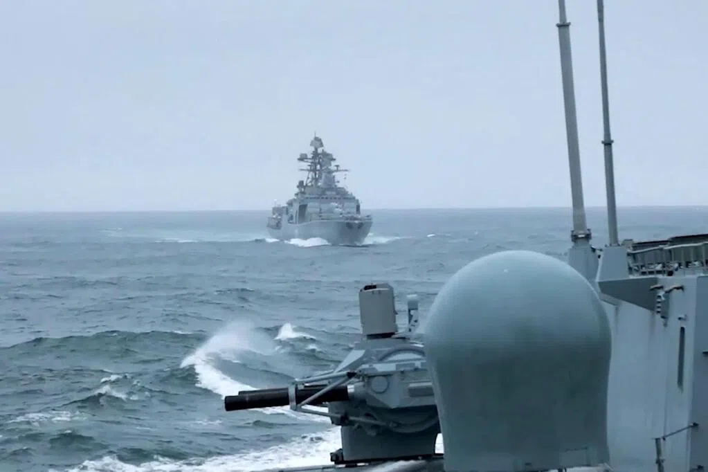 俄军机携高超音速导弹在演习期间飞越巴伦支海