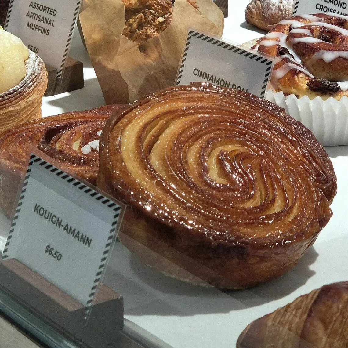 布列塔尼甜酥饼外层是焦糖壳，咬下去是松软有层次的内里。（陈爱薇摄）