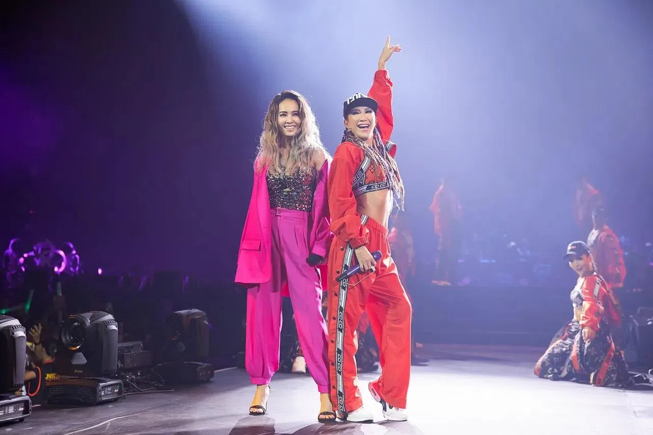 蔡依林（左）曾担任李玟小巨蛋演唱会的嘉宾。（互联网）