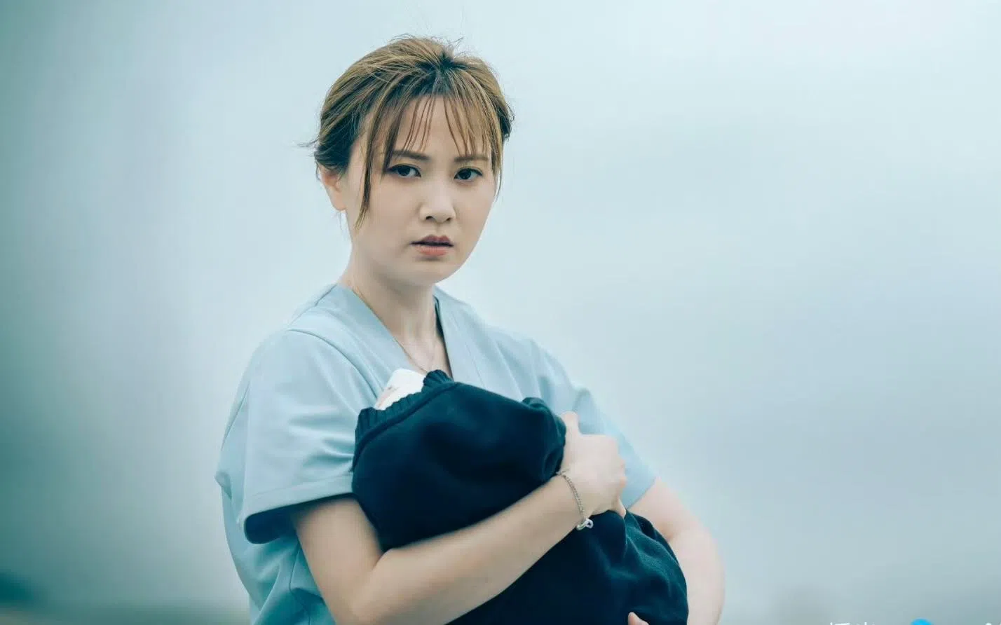 第一集登场的剖腹夺婴单元，故事围绕朱晨丽饰演的人妻程子瑶。（取自剧集微博）