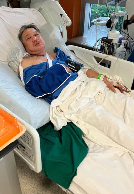 经医生检查诊断，胡永财的头骨裂，肩胛骨也骨折，断成了三段。（受访者提供）