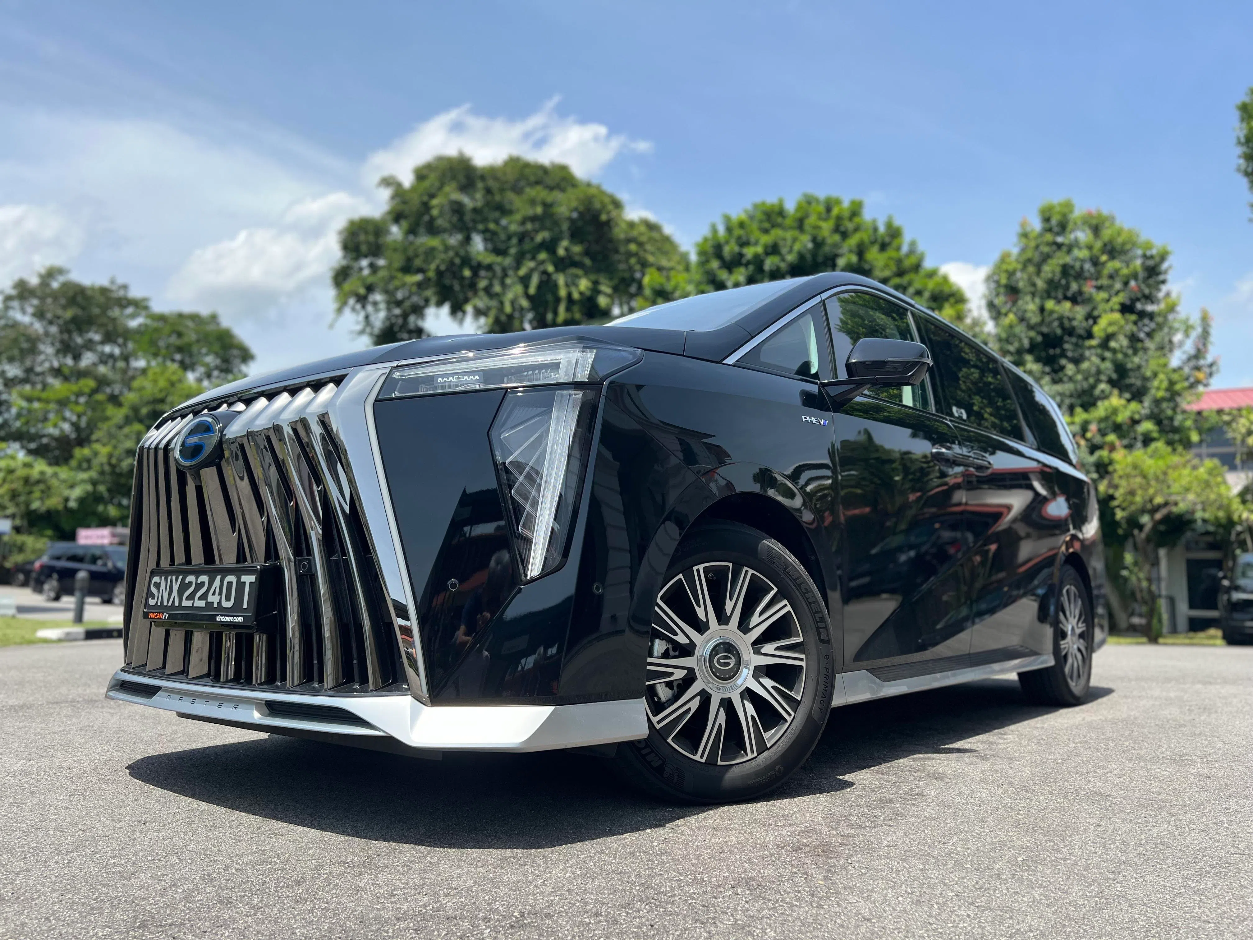 动力系统由2升涡轮增压引擎与电动马达组成，通过两速DHT专用混动变速箱传递至前轮。（吴庆康摄）