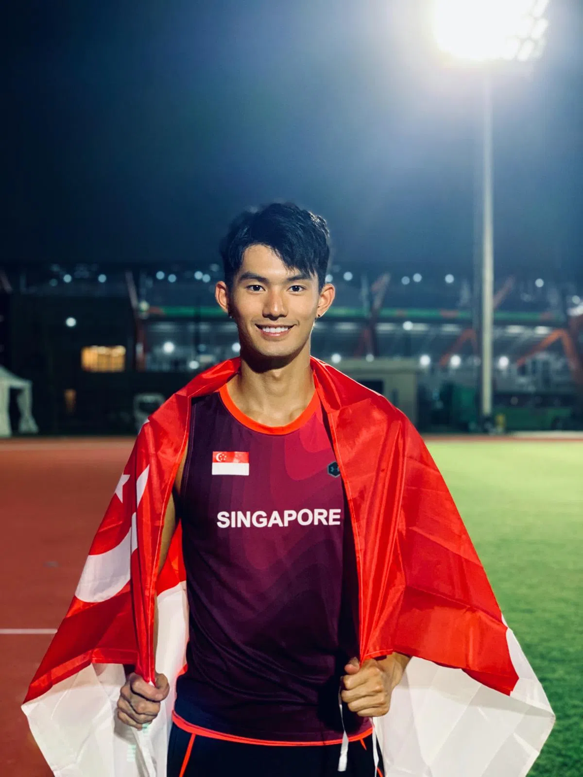 叶劲维曾是国家田径选手，今年将飞往巴黎支持珊蒂。（受访者提供）