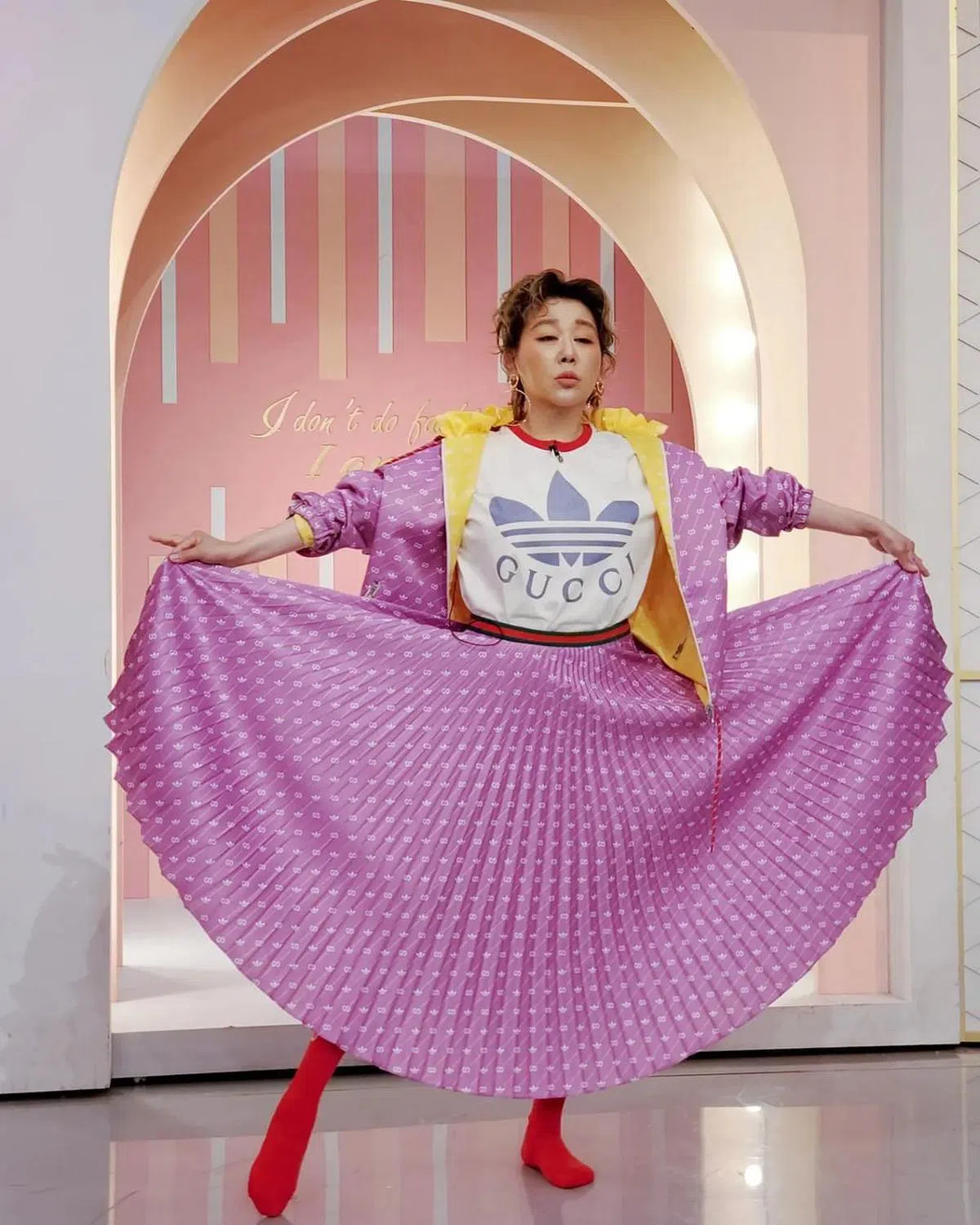 蓝心湄勉励大家要多运动，保持年轻漂亮，人才会快乐。（取自艺人Instagram）