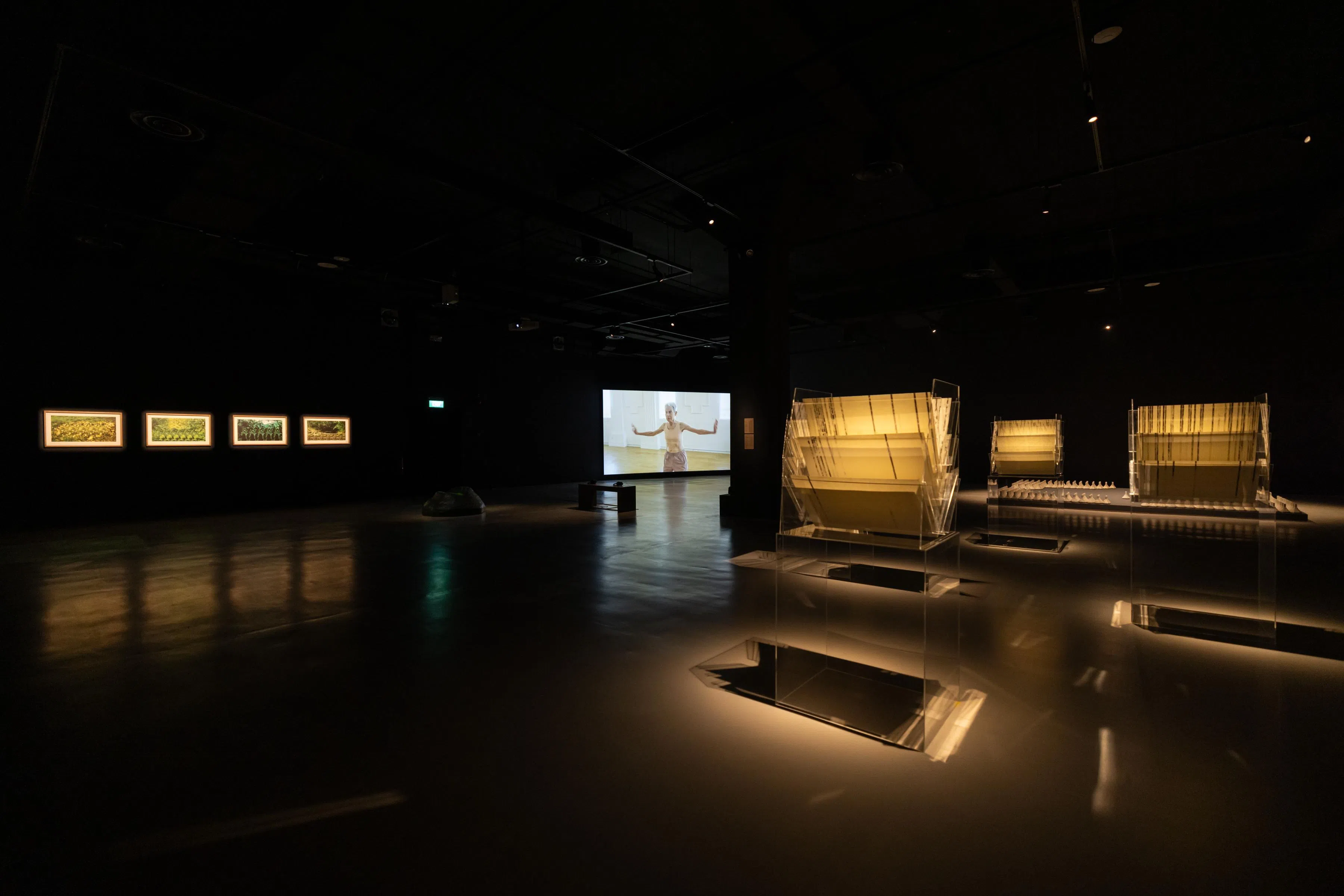 美术馆“Lost & Found”展览最终章将目光转向语言、口述历史叙事。（新加坡美术馆提供）