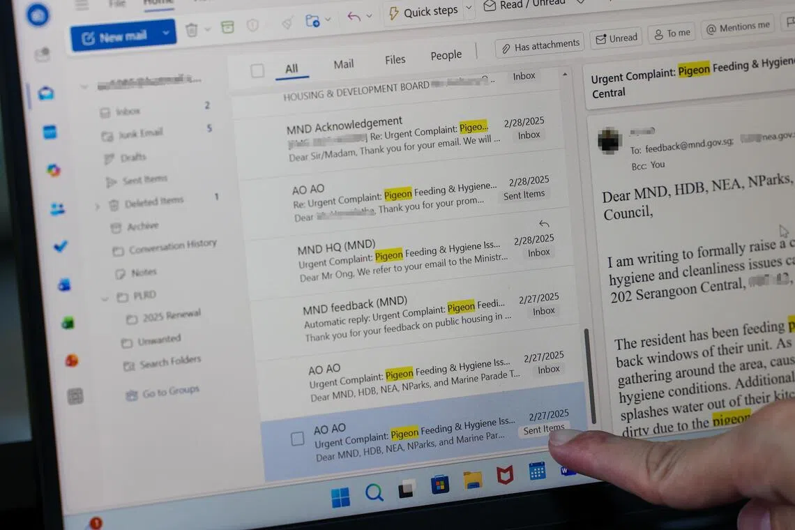 住在涉事单位楼下的王先生不胜其扰，曾多次向有关当局投诉，但问题未得到有效改善。（林明顺摄）
