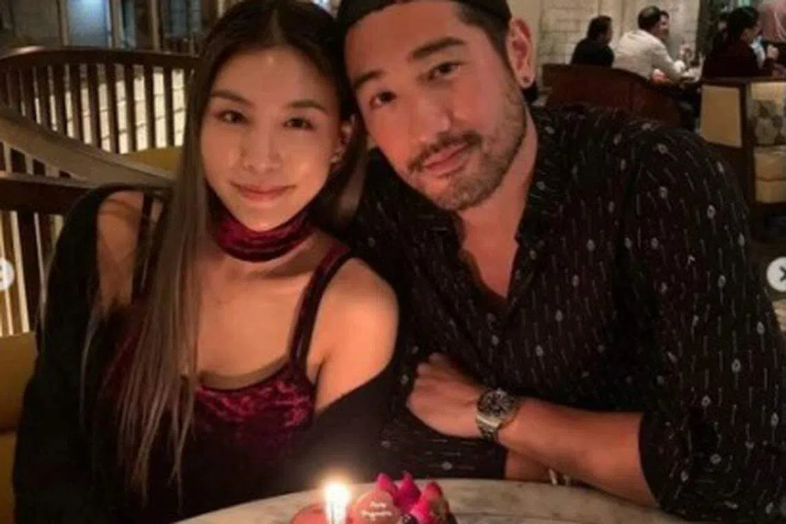 高以翔（右）不幸猝逝时，女友Bella当时悲伤不已，甚至不敢看男友的遗作。（互联网）