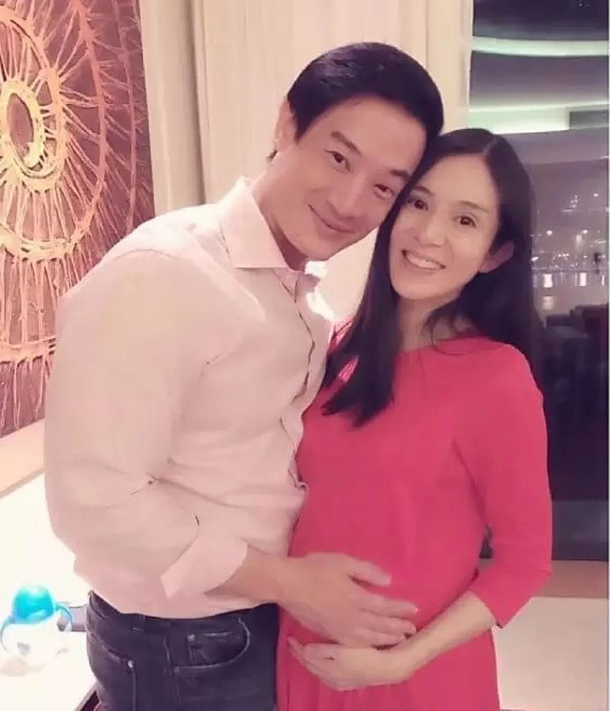 杨采妮怀孕时孕吐严重，嗅觉也变得敏感。（互联网）