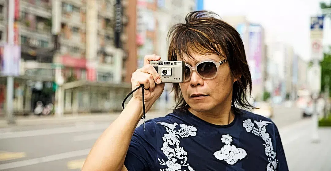 伍佰曾推出摄影集，还曾在台湾、中国大陆、新加玻、马来西亚等地举办摄影展。（互联网）