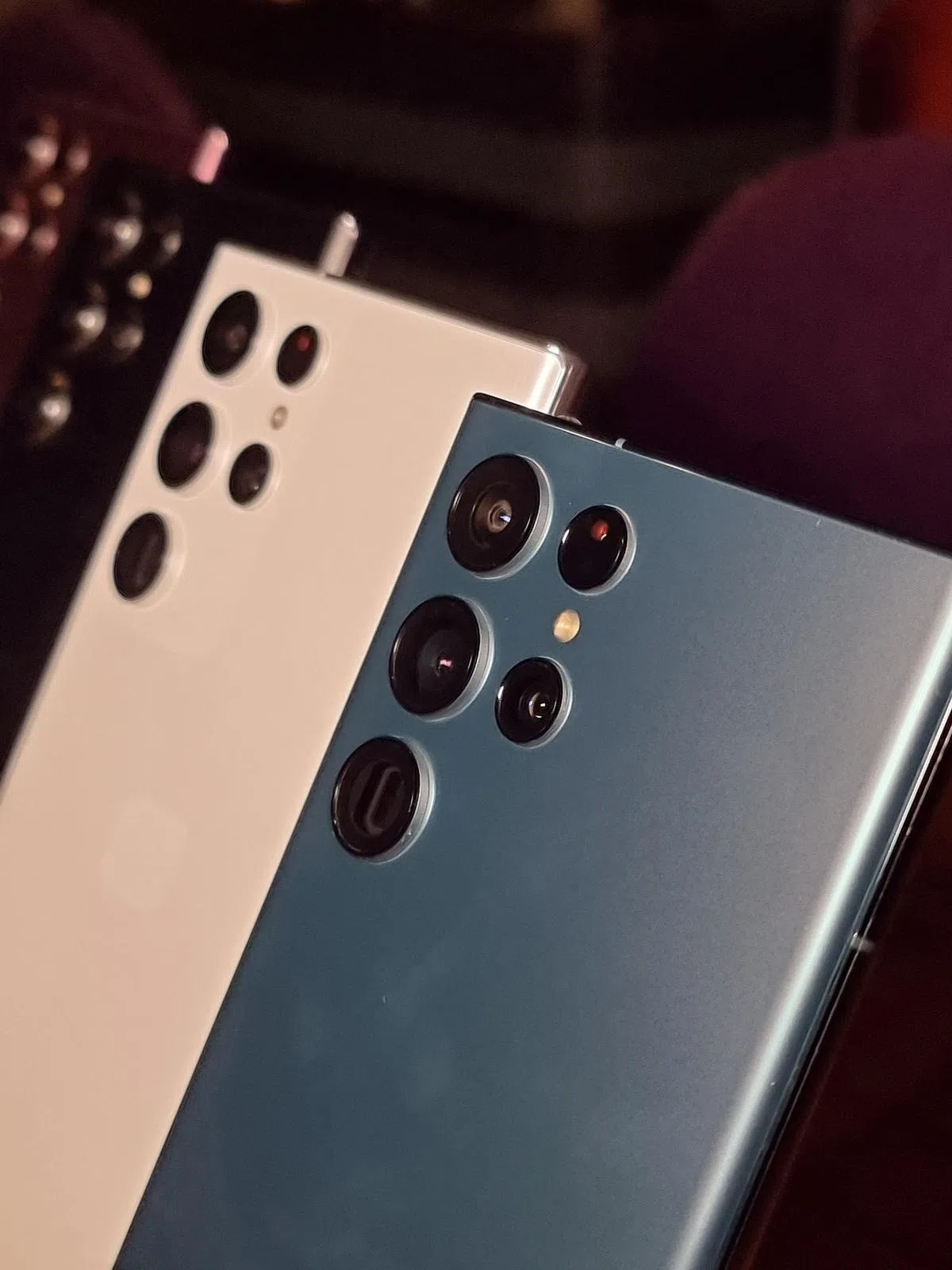 S22 Ultra采用全新的分体式镜头设计。