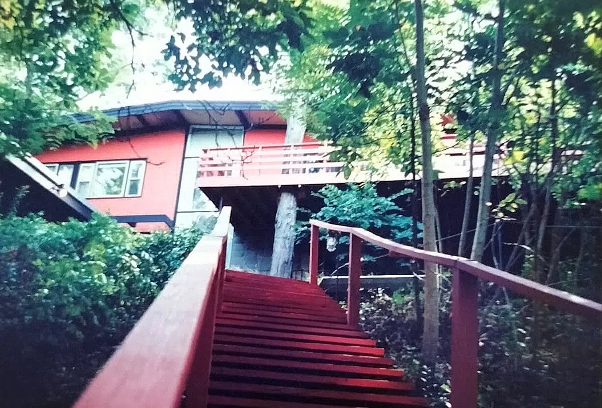 聂华苓在爱荷华的房子，多年来无数文人墨客留下印记。（摄于1995年）（谢裕民提供）