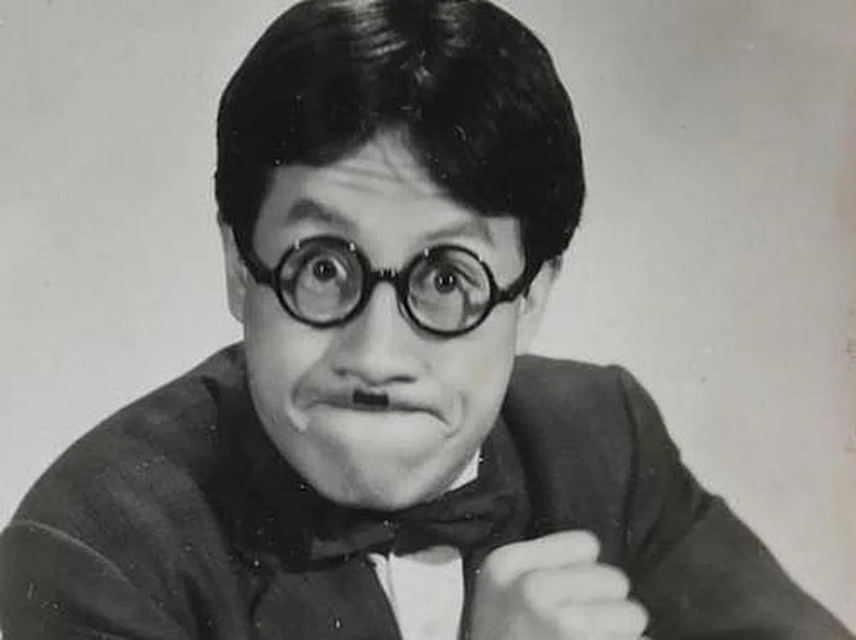 脱线早年凭演出脱口秀和喜剧节目爆红。（互联网）