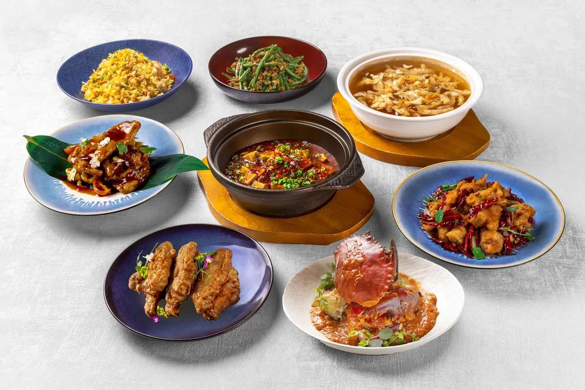 乐（yuè）餐馆推出任点任吃自助煮炒盛宴，菜单上有24道菜肴。（餐馆提供）