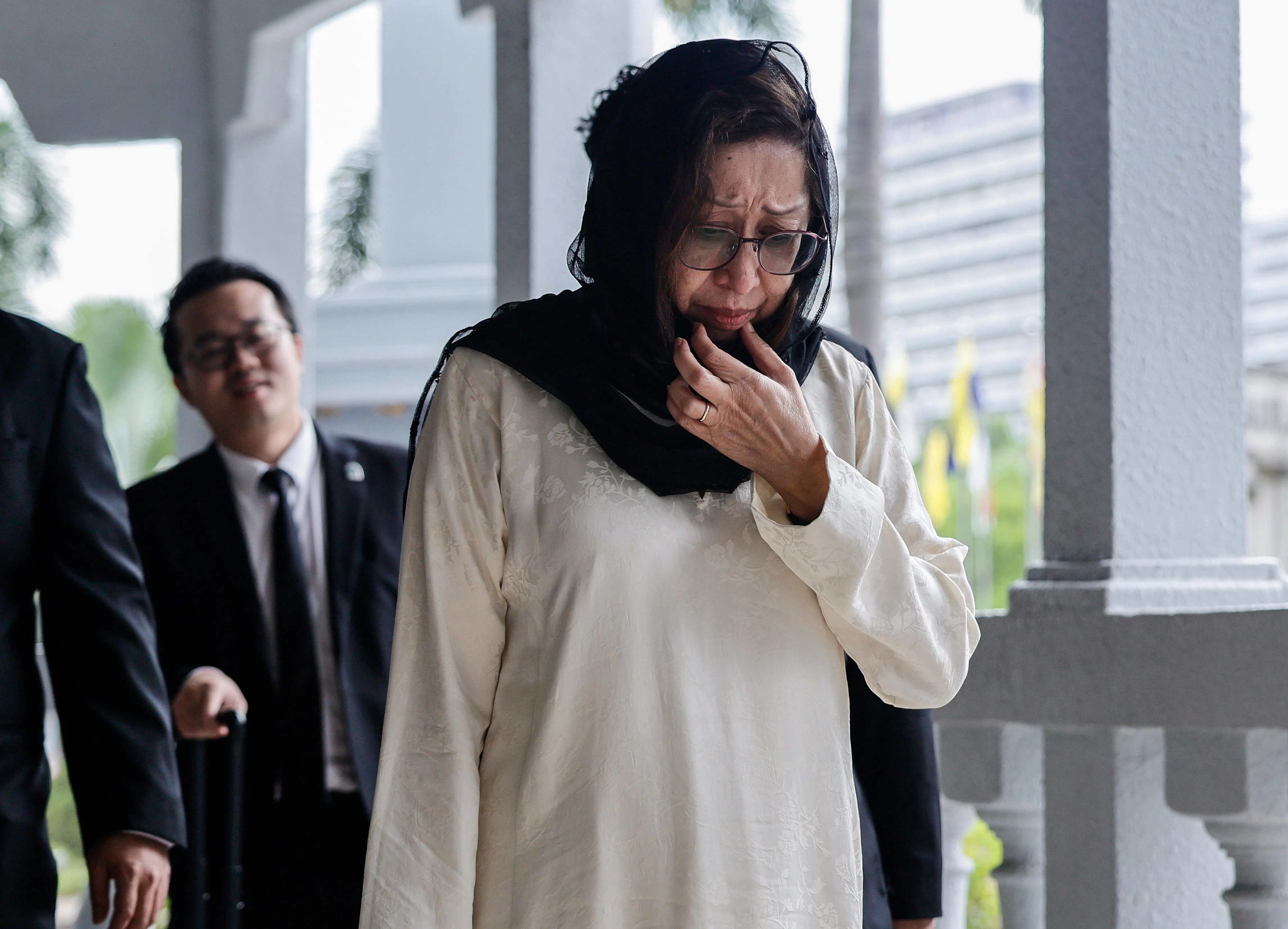 马来西亚反贪会星期二（3日）获得庭令，冻结已故前财长达因遗孀奈依玛及其家人在英国的资产。这批资产估计价值约1亿3200万英镑（约2亿3000万新元）。（马新社档案照片）