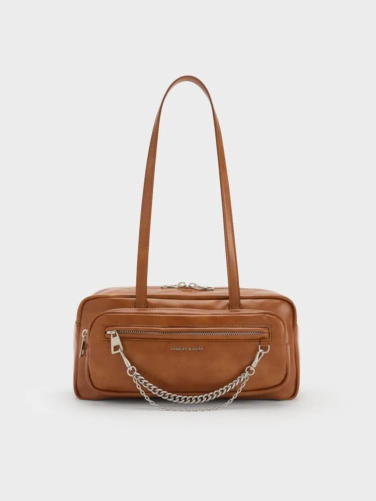 Charles & Keith Atwood Chain Elongated Shoulder Bag（Charles & Keith提供）