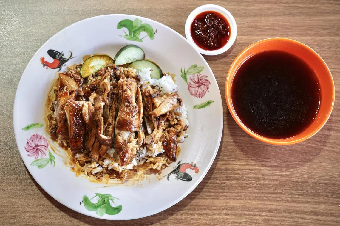 成发鸭饭分量足，鸭肉香软够味。（特约陈佩敏摄）