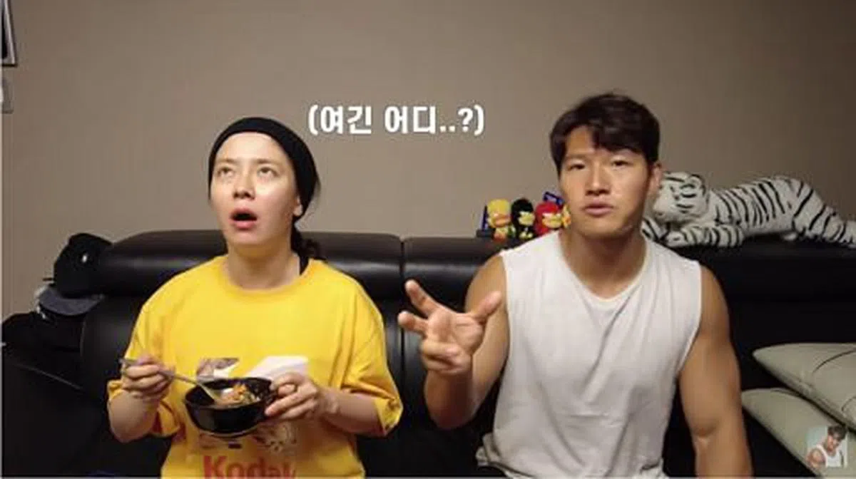 宋智孝面无表情回应金钟国的唠叨，非常好笑。（视频截图）