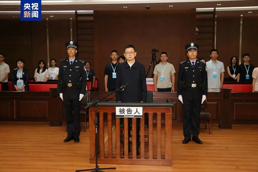 收贿1.44亿人民币 重庆政协原副主席段成刚一审判无期