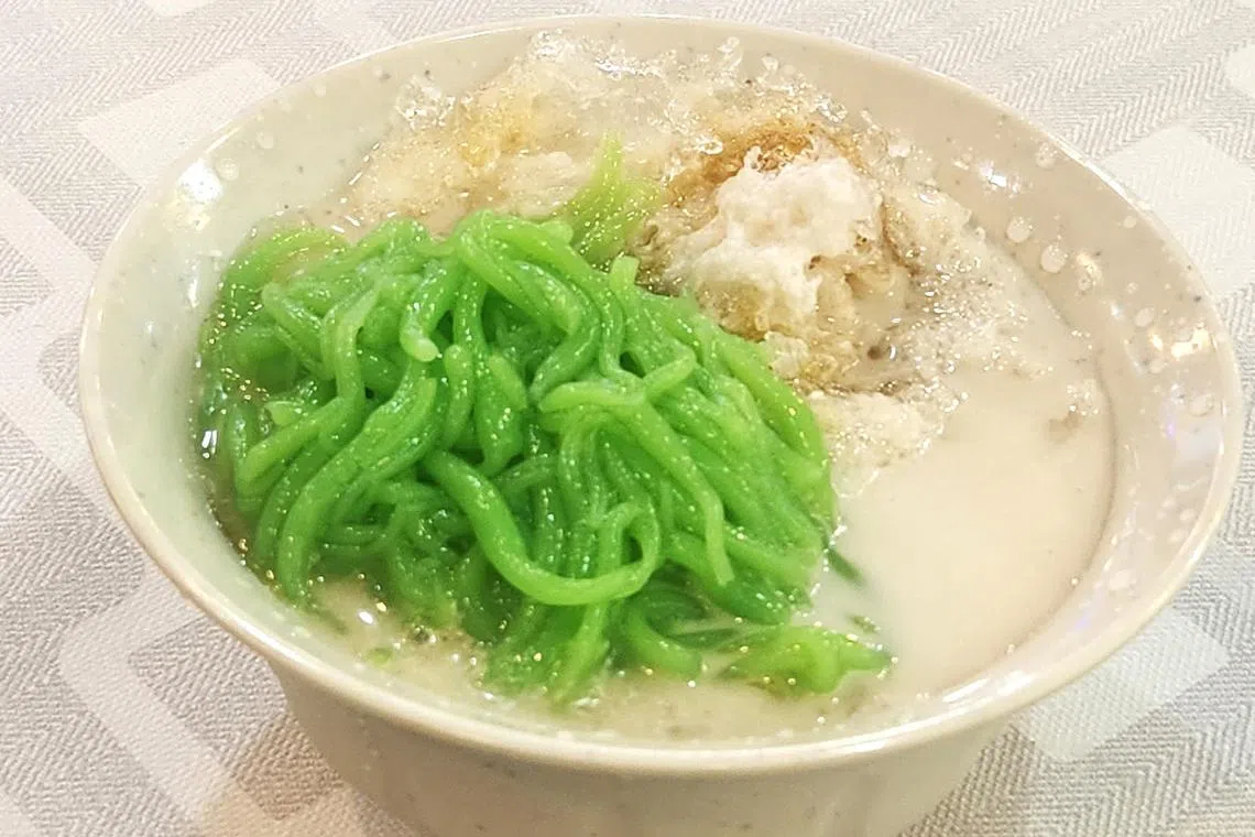香甜椰糖和咸味椰浆，带出浆绿的质朴美味。（陈爱薇摄）